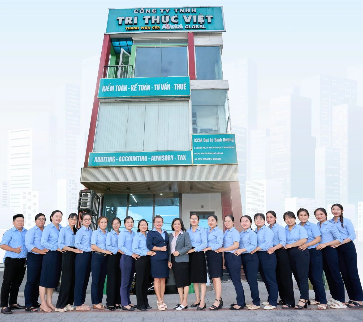 Văn phòng và tập thể Tri Thức Việt