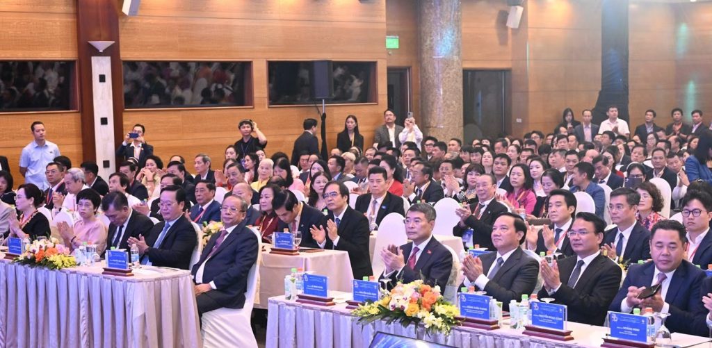 HIỆP HỘI DOANH NGHIỆP NHỎ VÀ VỪA VIỆT NAM (VINASME) KỶ NIỆM 20 NĂM THÀNH LẬP VÀ ĐÓN NHẬN HUÂN CHƯƠNG LAO ĐỘNG HẠNG NHẤT